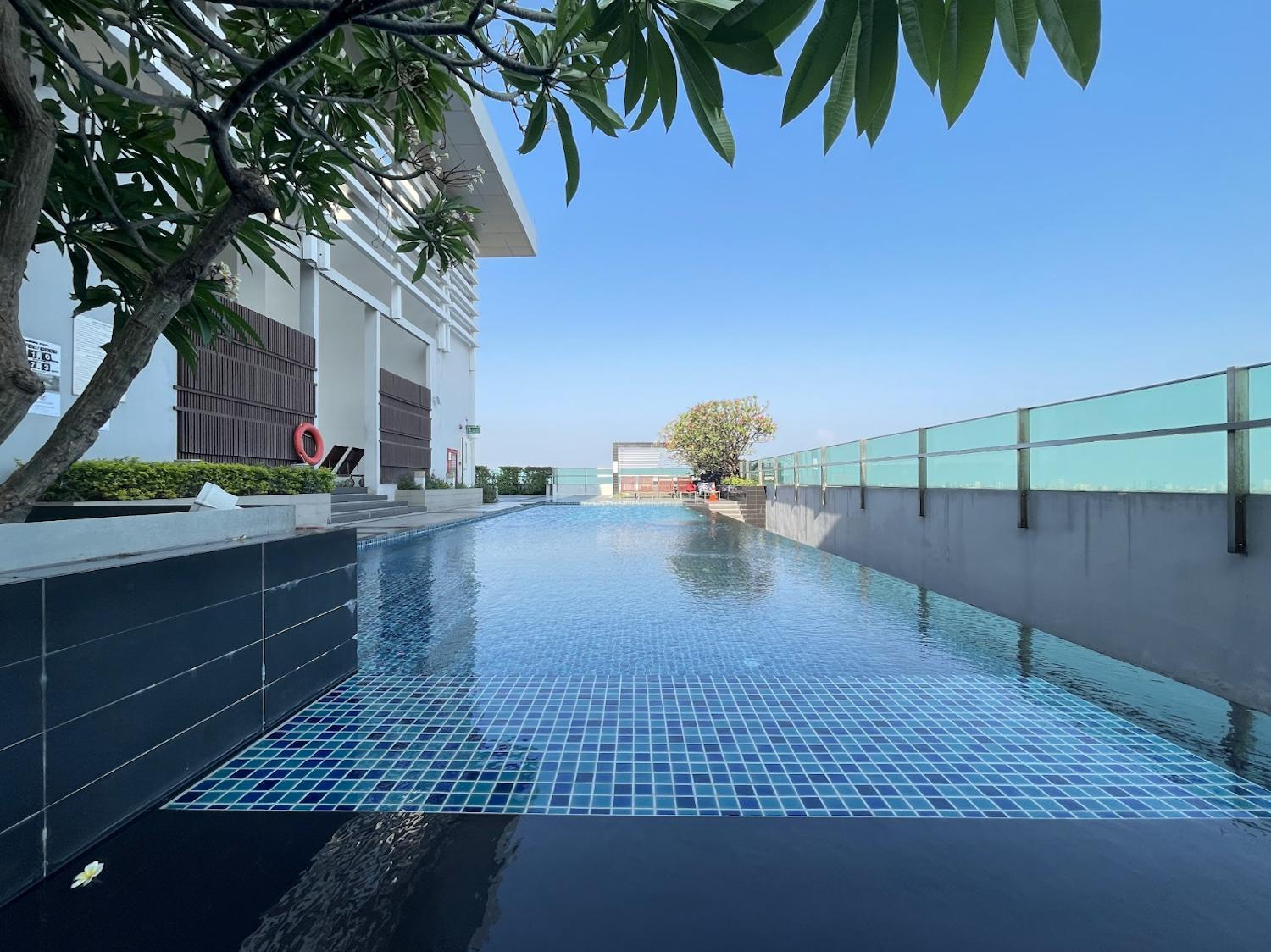 1Br Luxury Condo Prime Ratchada Sky Pool & Gym Bangkok Exterior photo